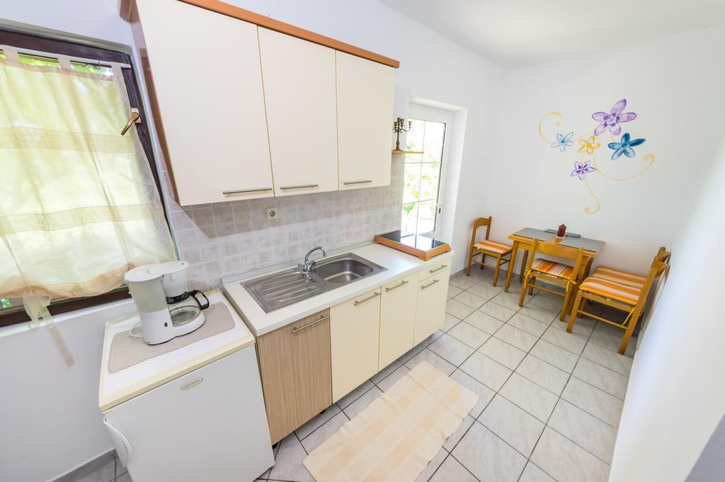 Apartments Milka Povljana Bagian luar foto